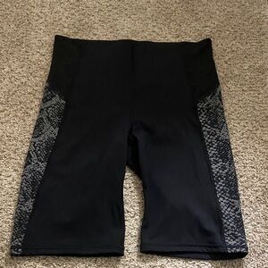 Athleta Black Snake Pattern Stay Fly 9” Bike Shorts